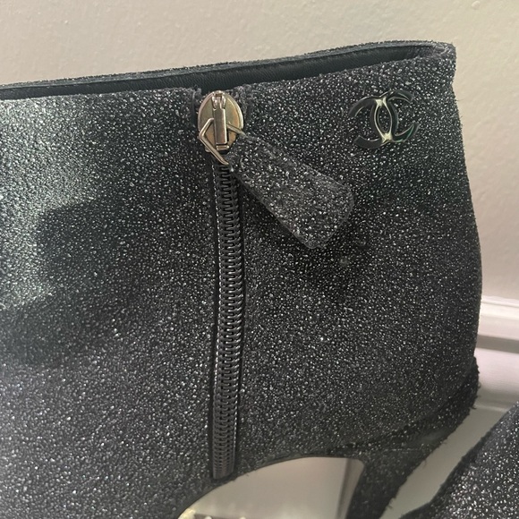 Boot season - Picture 3 of 5